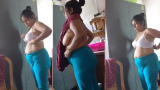 Hot Bengali Mom Dress – Aunty Nude Video