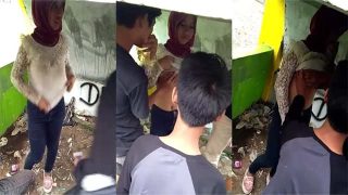 Hijab Girl & Boys Group Enjoy Erotik Video – Boob Tease